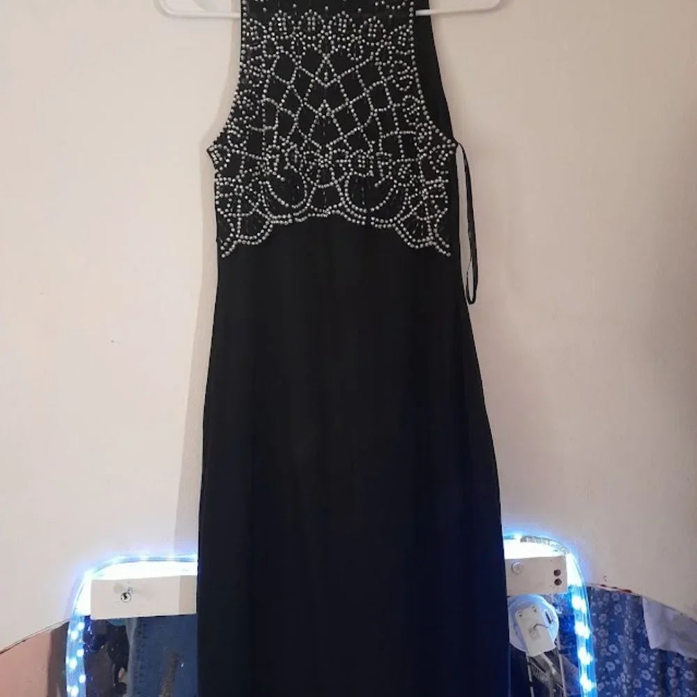 PRETTY BLANCK DRESS - Picture 4 of 7